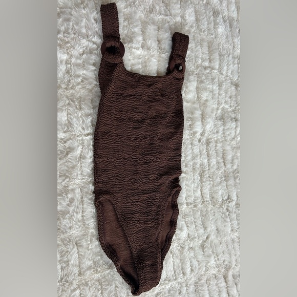 Hunza G Domino One Piece in Metallic Chocolate - Picture 6 of 11